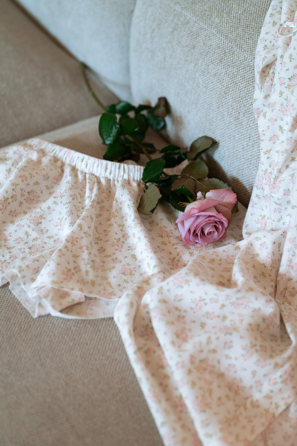 Damskie szorty z wiskozy Madalene Floral Rose 