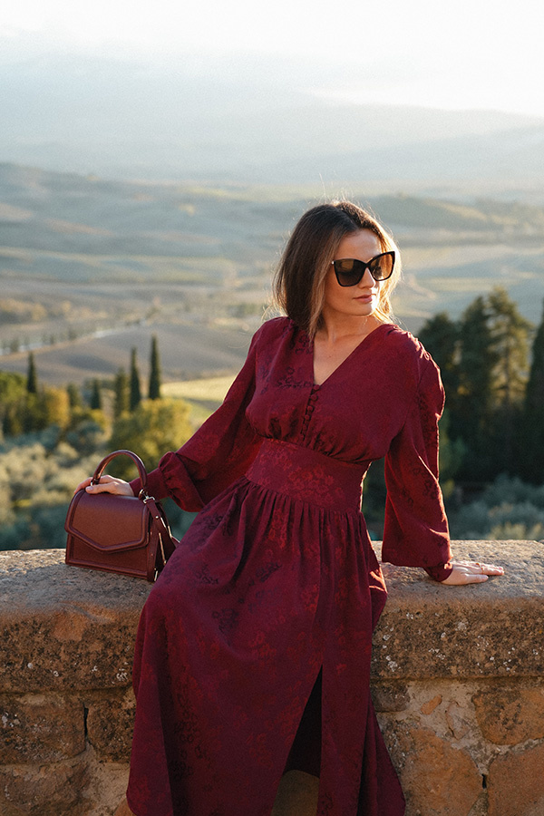 Sukienka żakardowa midi z wiskozy Celestino Bordeaux 