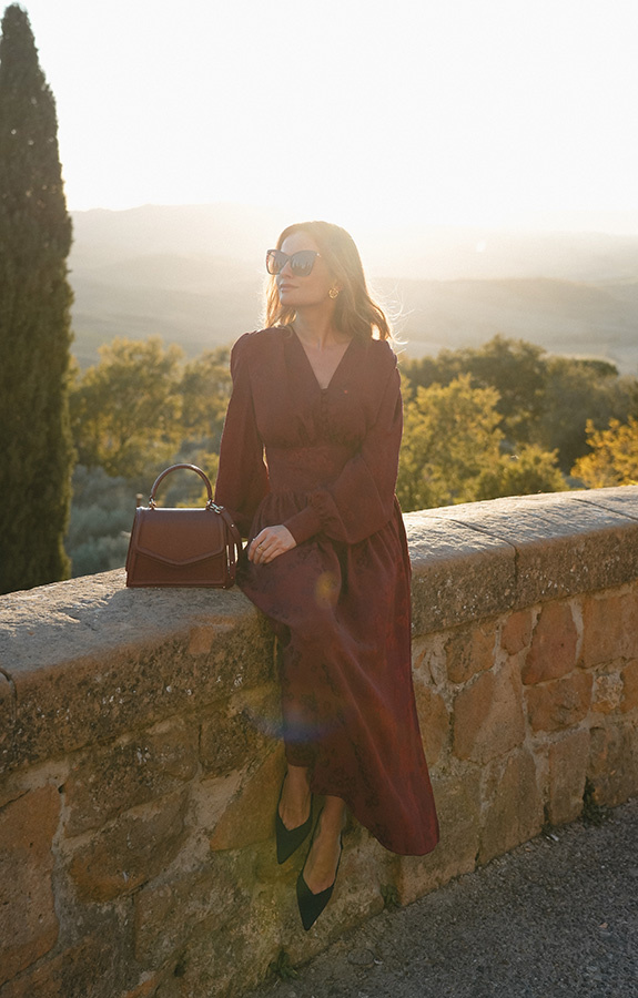 Sukienka żakardowa midi z wiskozy Celestino Bordeaux 