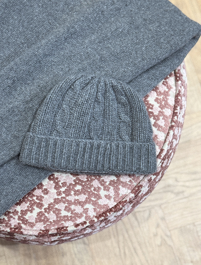 Damska czapka z kaszmirem i jedwabiem Ombra Gris 