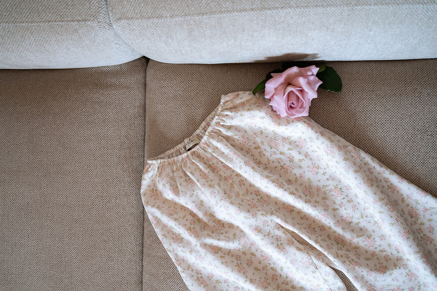 Damskie spodnie z gumką z wiskozy Lorette Floral Rose Classique