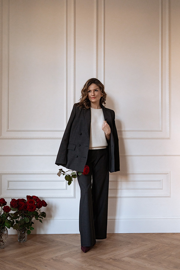 Damskie spodnie wełniane Federica Elegance Petit