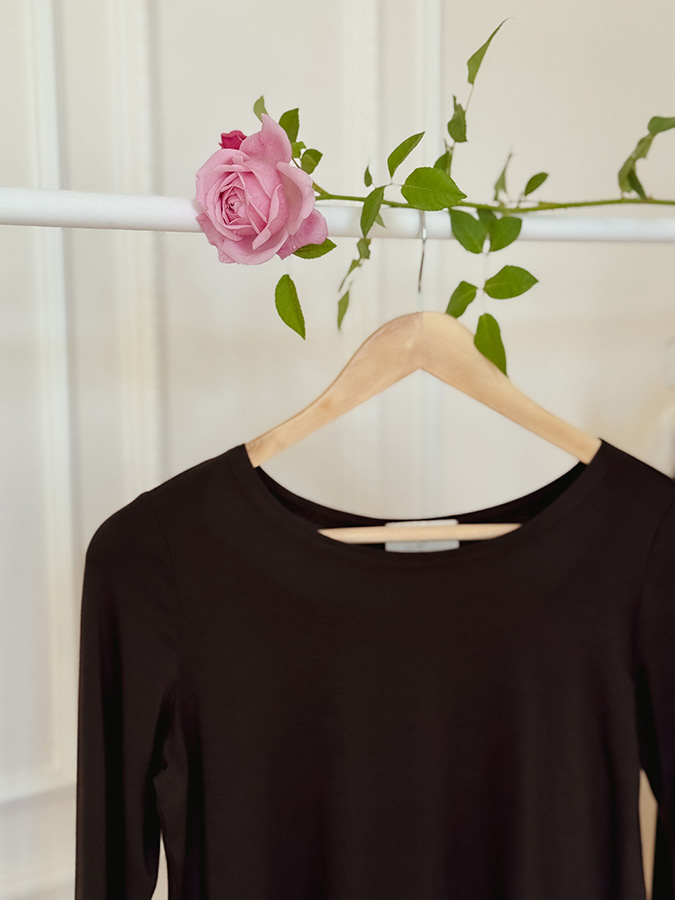 Damski longsleeve z modalu Monique Chocolate