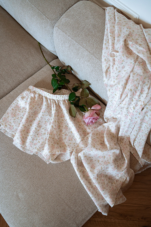 Damskie szorty z wiskozy Madalene Floral Rose 