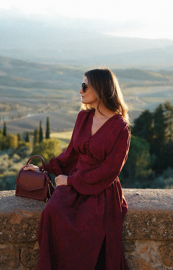 Sukienka żakardowa midi z wiskozy Celestino Bordeaux 