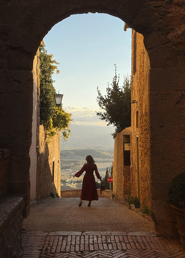 Sukienka żakardowa midi z wiskozy Celestino Bordeaux 