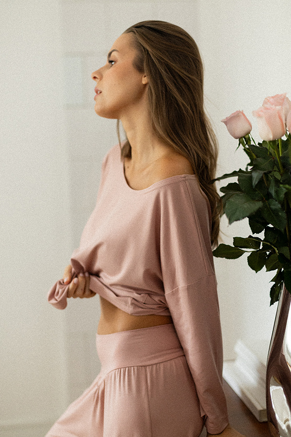 Damskie spodnie z zakładkami z modalu Yasmine Rose Petit