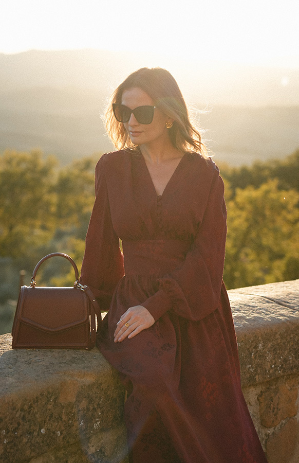 Sukienka żakardowa midi z wiskozy Celestino Bordeaux 