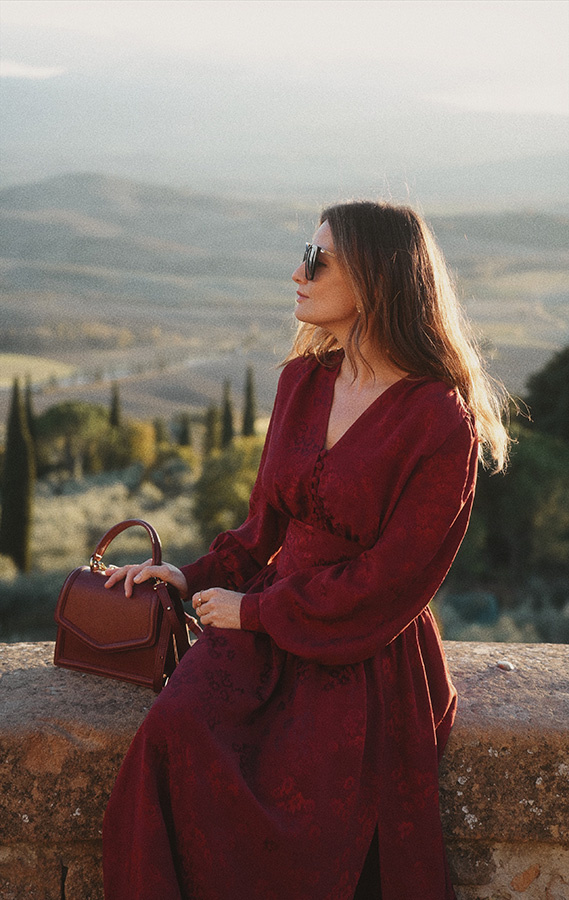 Sukienka żakardowa midi z wiskozy Celestino Bordeaux 