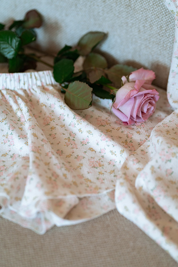 Damskie szorty z wiskozy Madalene Floral Rose 