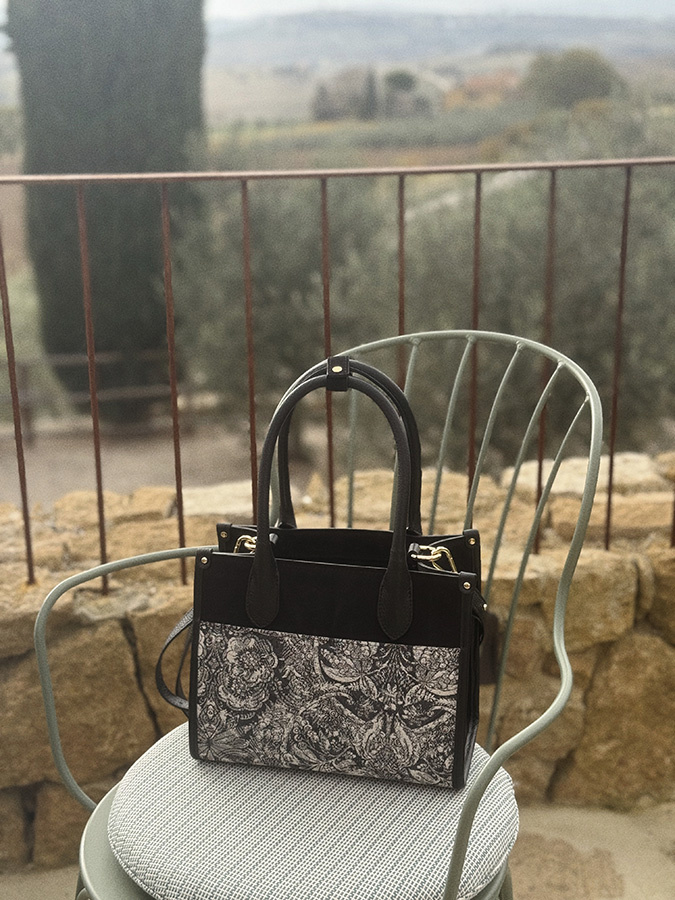 Damska torebka skórzana zamszowa Bellagio Fiori Nero