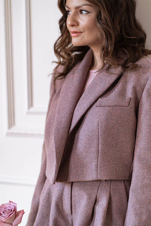 Krótka damska marynarka wełniana Verona Poudre 